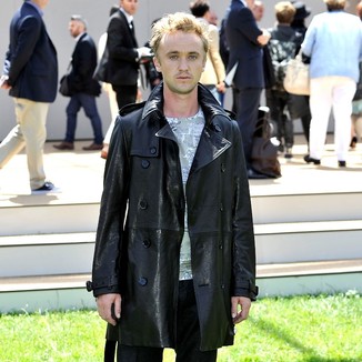 Tom Felton身著Burberry黑色風(fēng)衣現(xiàn)身倫敦男裝周博柏利-珀松